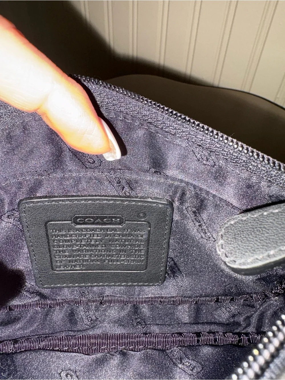 COACH woman’s/ men’s Black Leather Zip Pouch - Picture 4 of 5